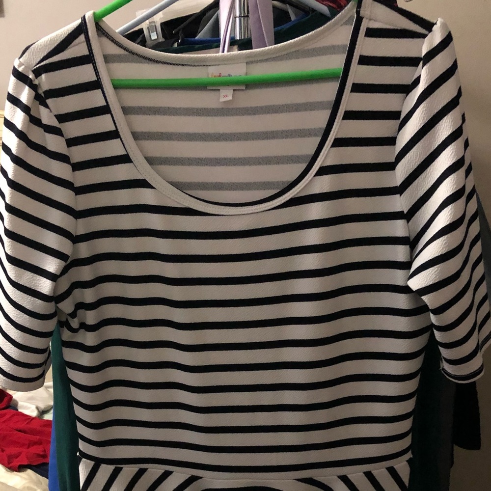 LulaRoe Nicole dress! Super chic and flattering XL